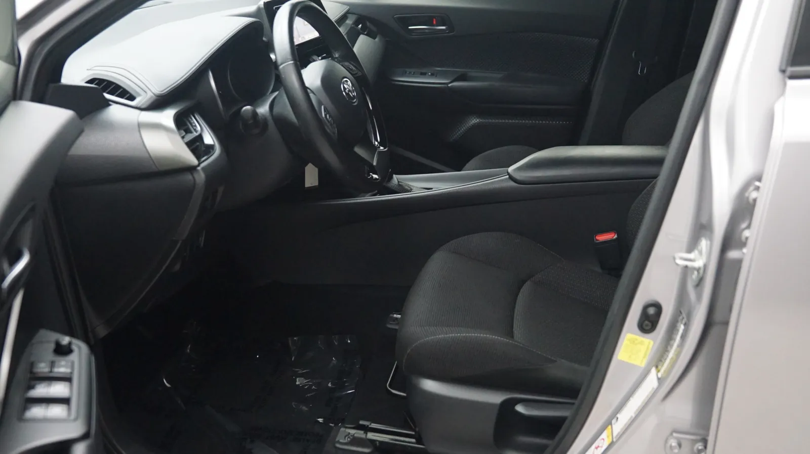 Toyota C-HR photo 7