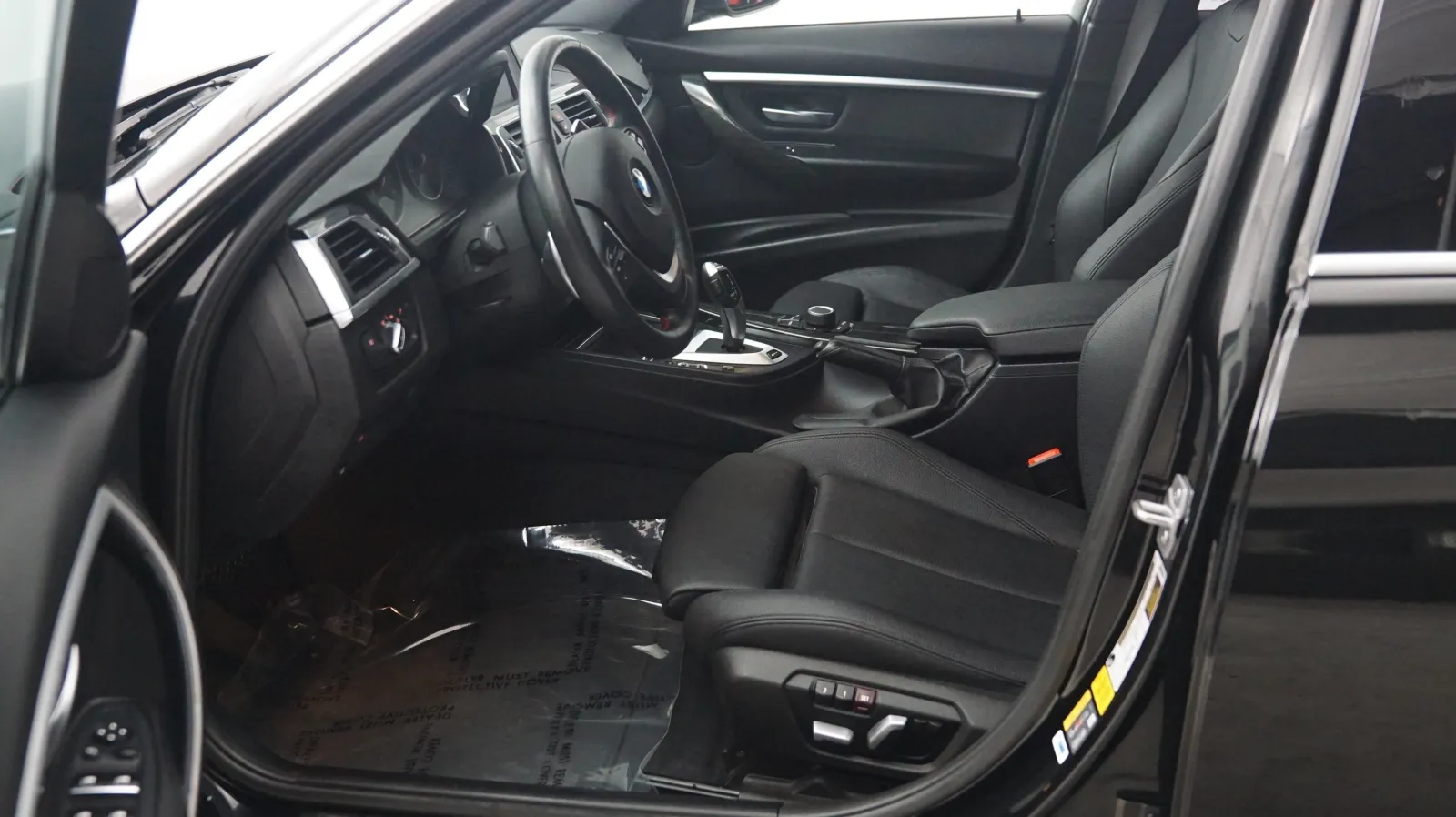 BMW 3 Series photo 7