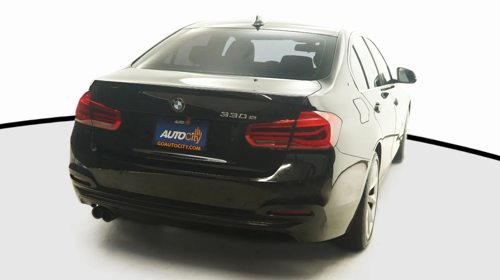 BMW 3 Series photo 8