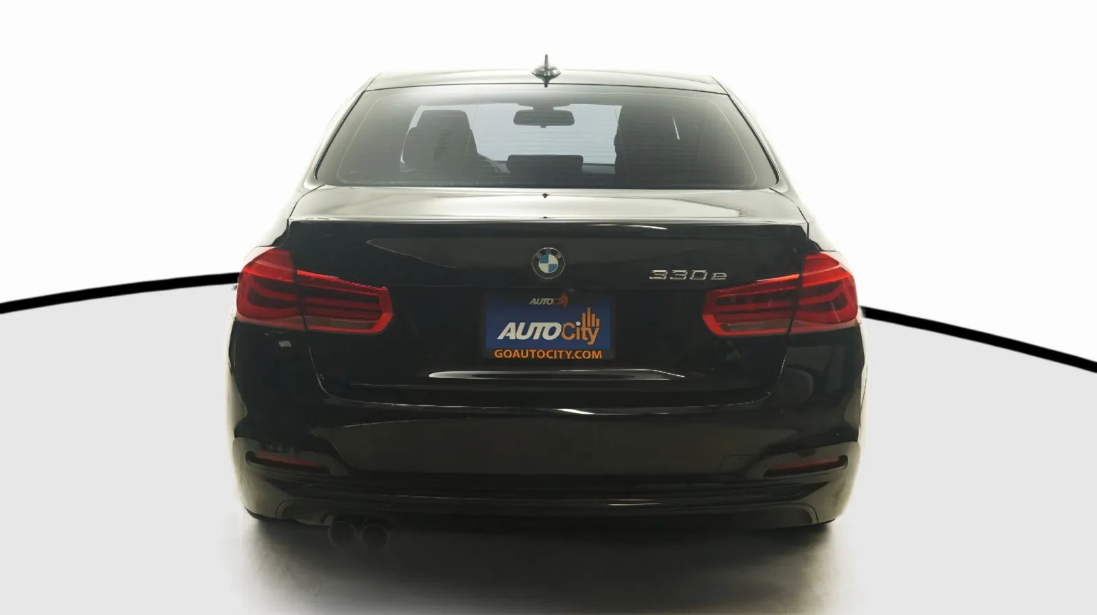BMW 3 Series photo 10