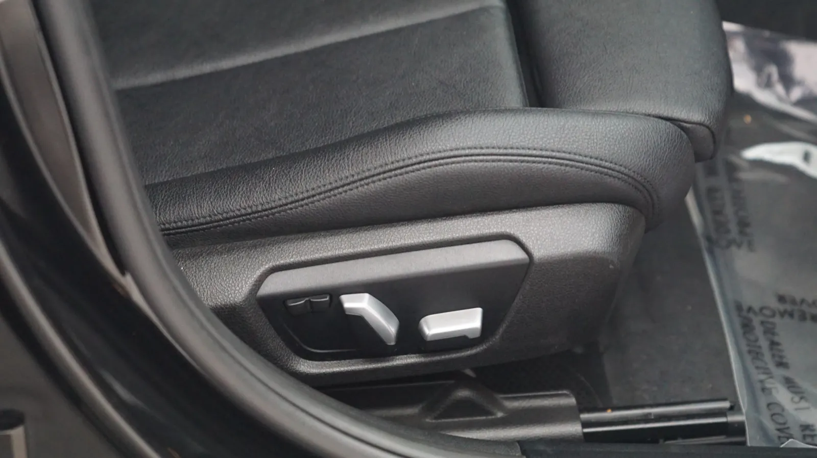 BMW 3 Series photo 13