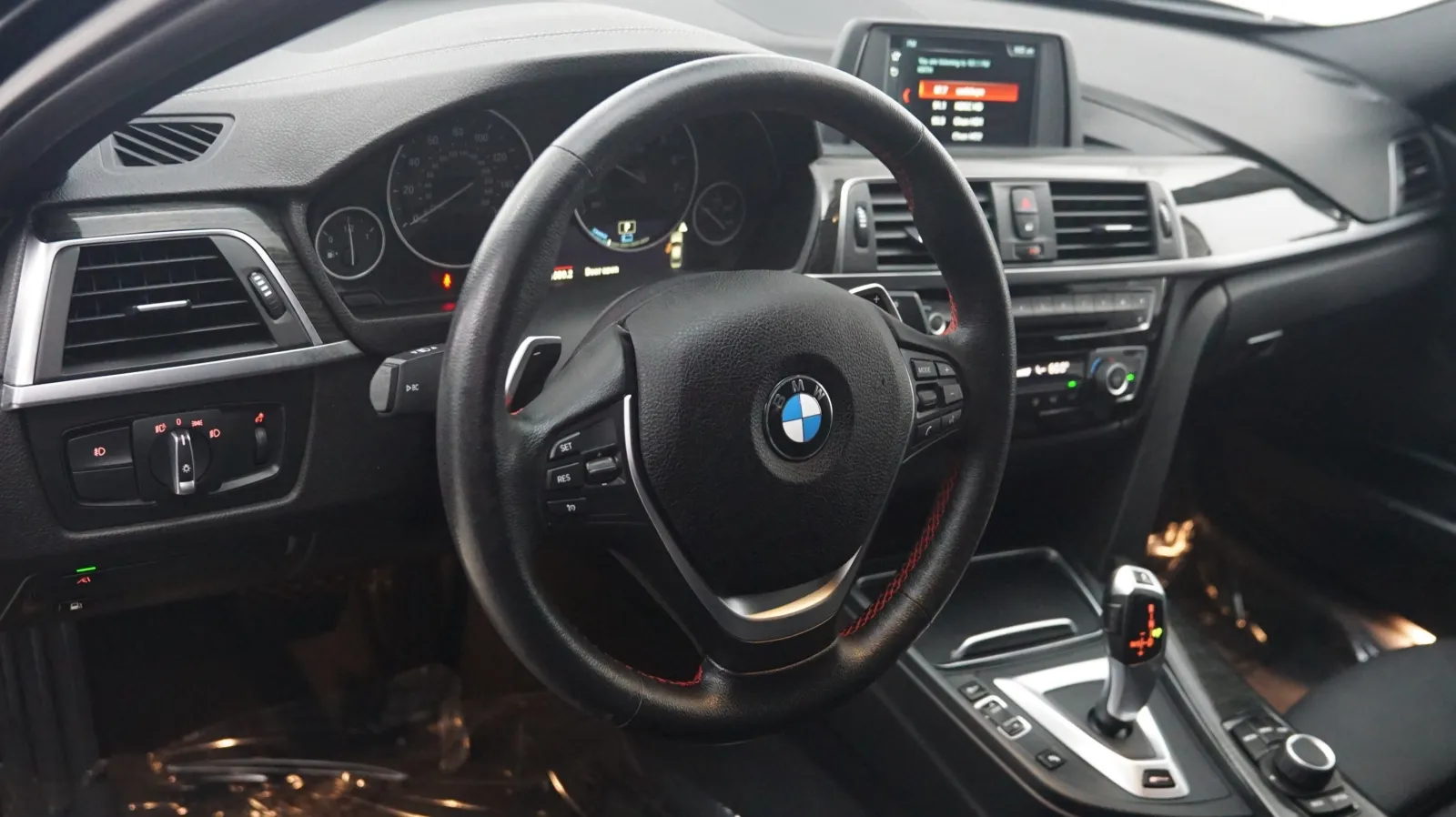 BMW 3 Series photo 16