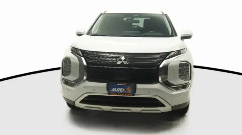 Another view of 2024 Mitsubishi Outlander SE for sale in El Cajon, CA at Auto City