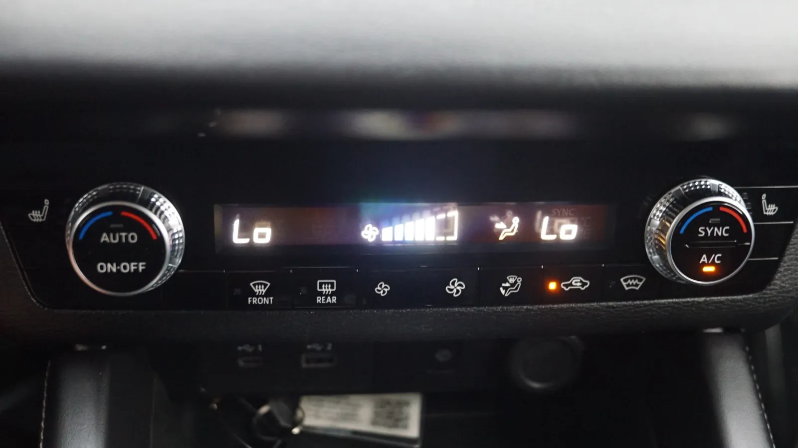 Mitsubishi Outlander photo 24