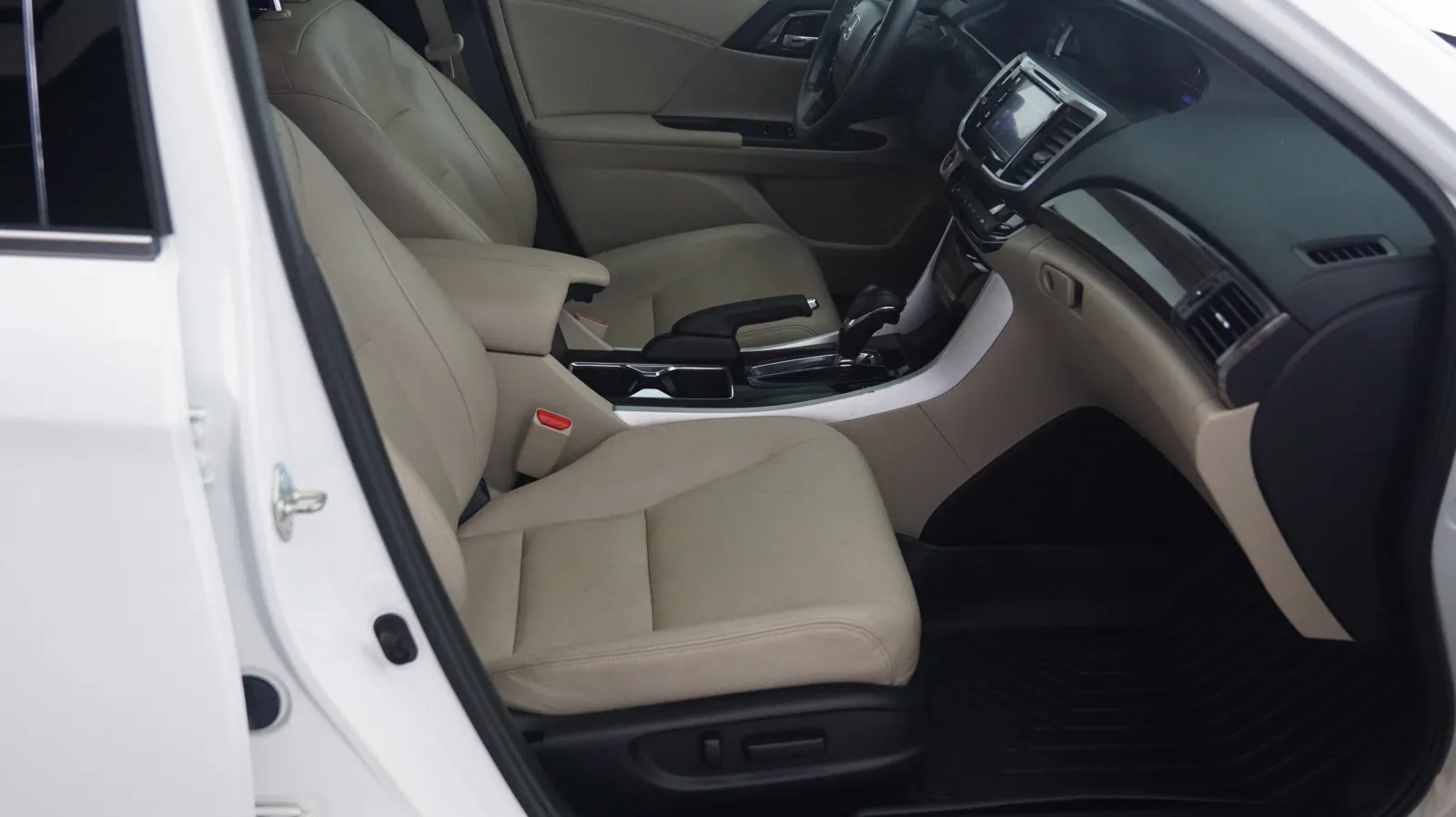 Honda Accord photo 6