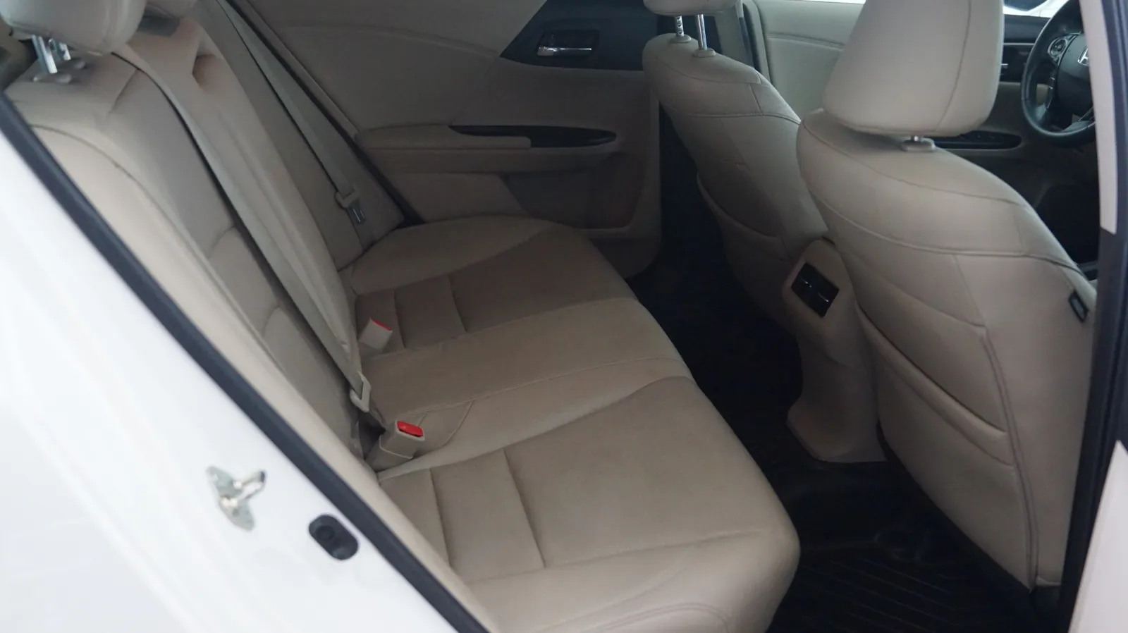 Honda Accord photo 11