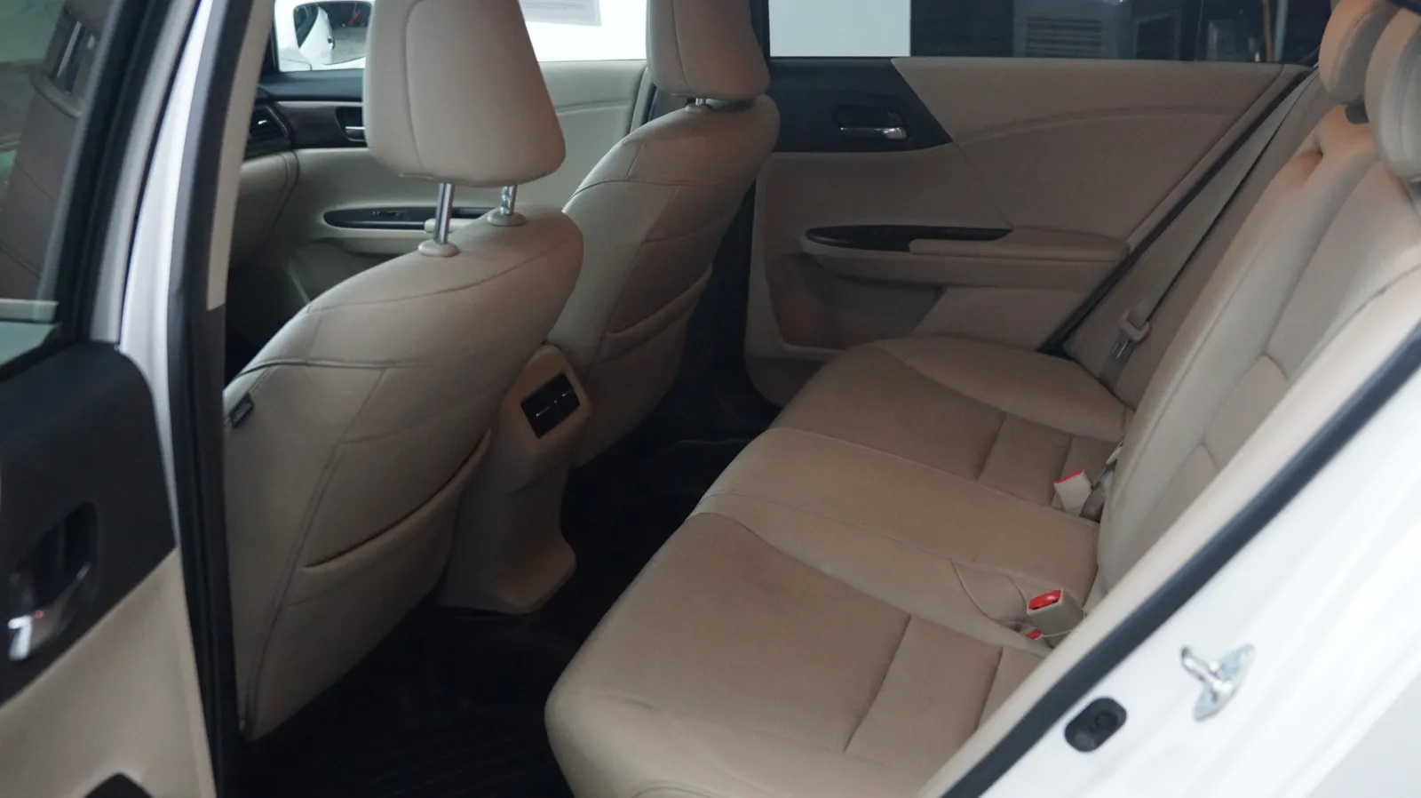 Honda Accord photo 12