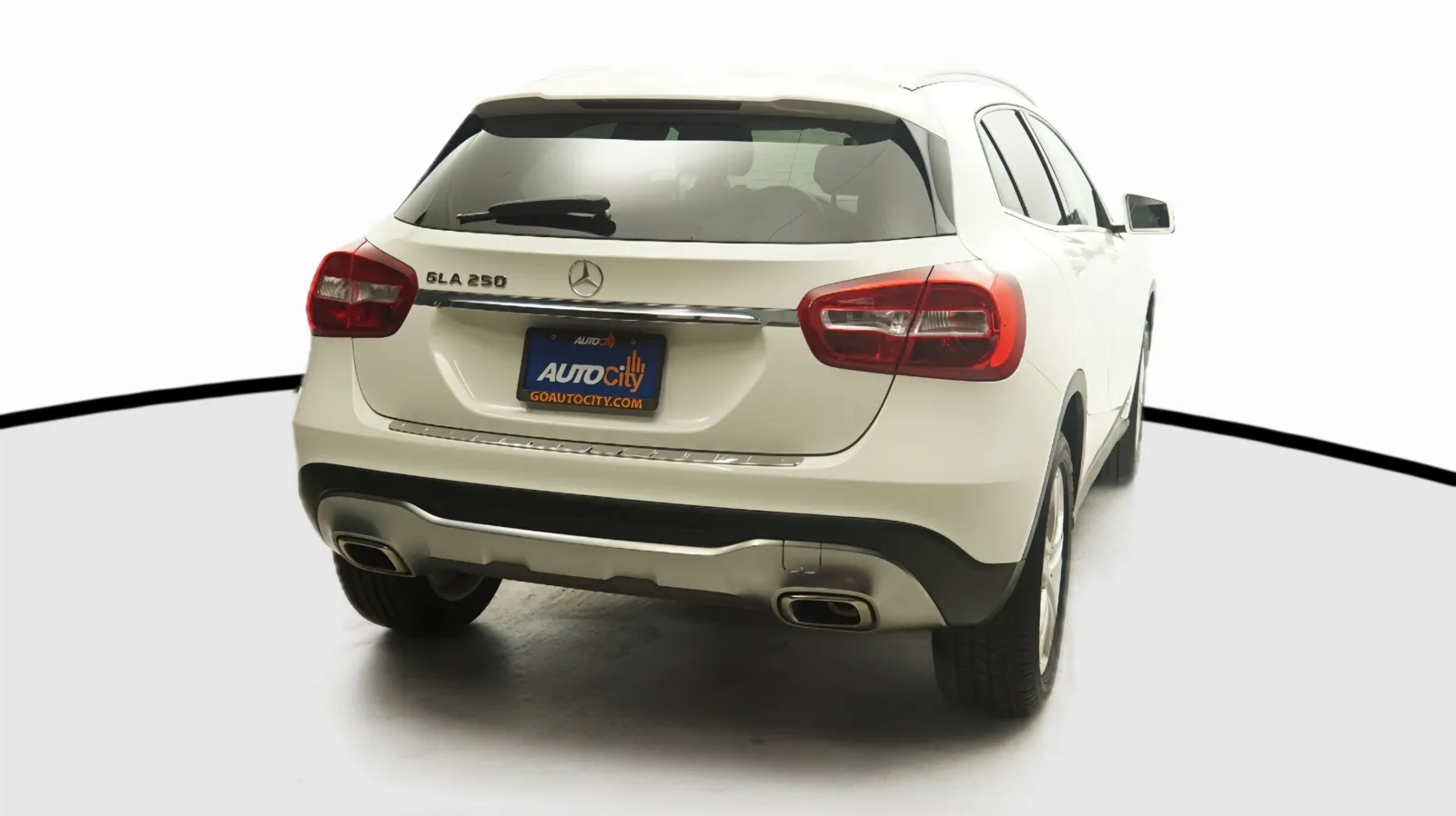 Mercedes-Benz GLA photo 8