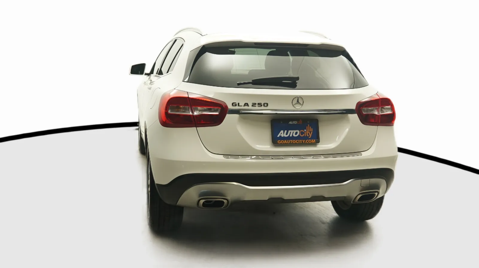 Mercedes-Benz GLA photo 13