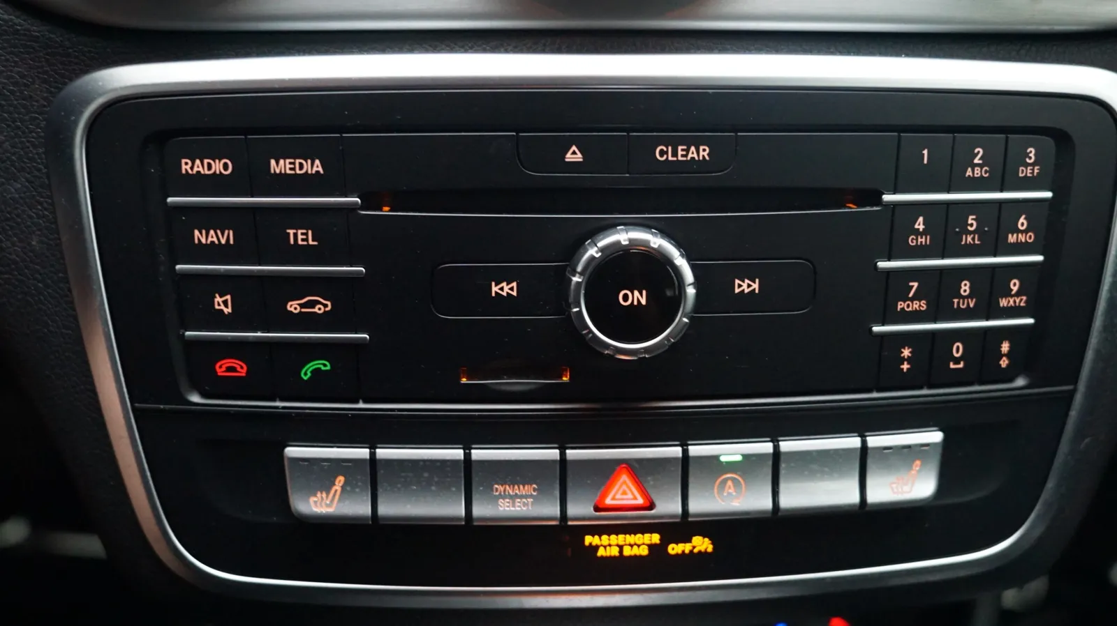 Mercedes-Benz GLA photo 19