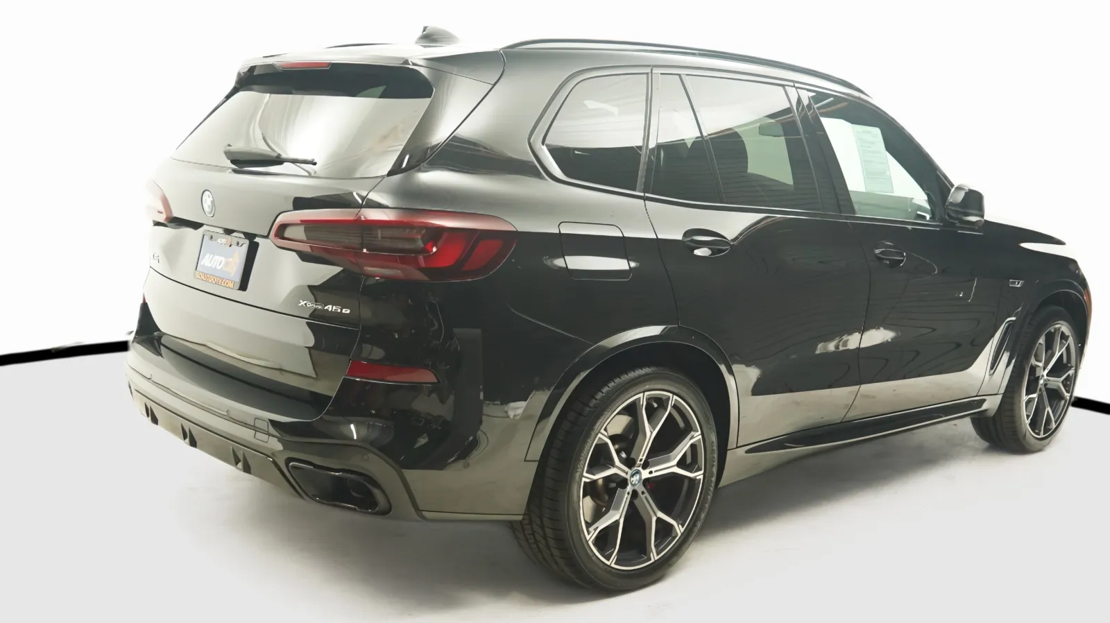 More photos of 2022 BMW X5 xDrive45e at Auto City, CA