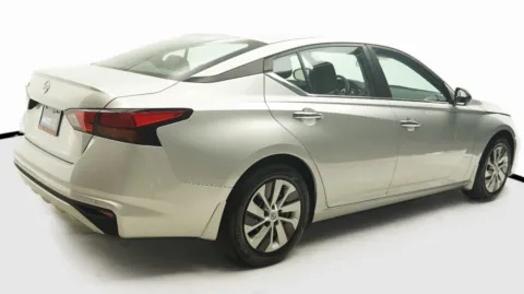 More photos of 2024 Nissan Altima 2.5 S at Auto City, CA