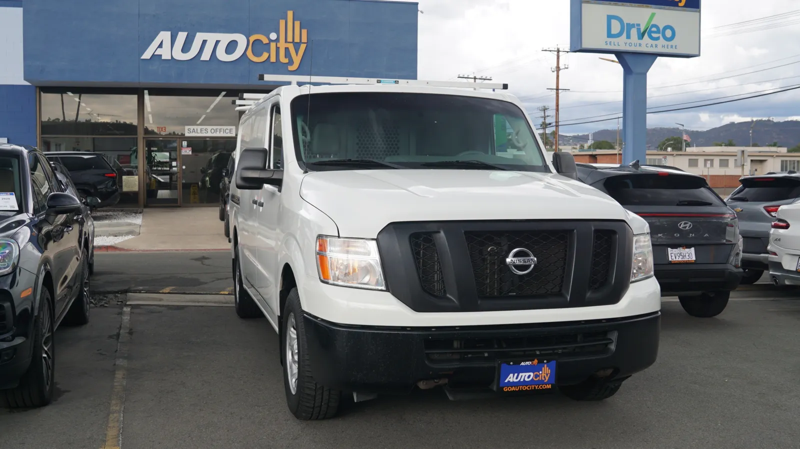 More photos of 2020 Nissan NV Cargo SV at Auto City, CA