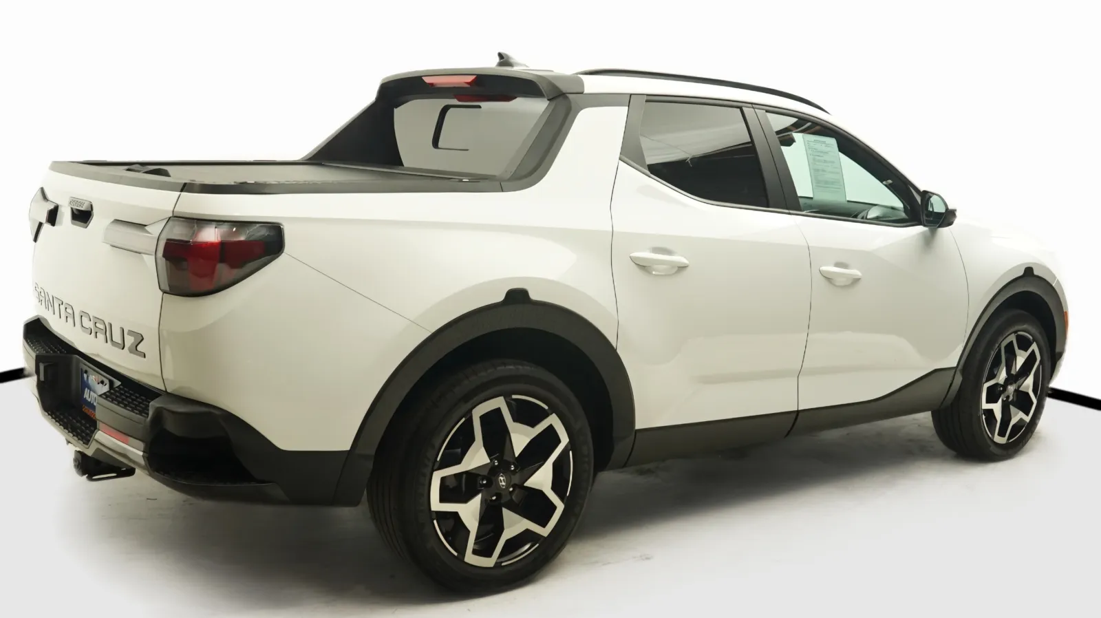 More photos of 2022 Hyundai Santa Cruz Limited at Auto City, CA
