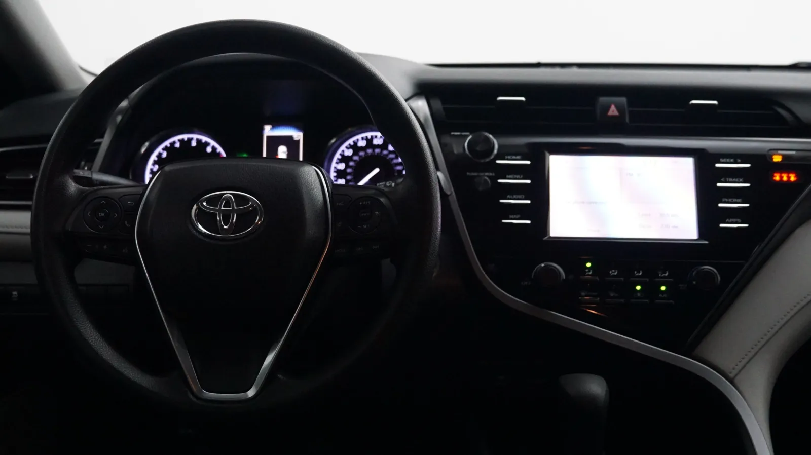 More photos of 2019 Toyota Camry LE at Auto City, CA