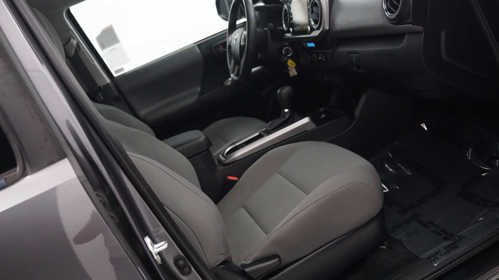 More photos of 2021 Toyota Tacoma SR5 at Auto City, CA