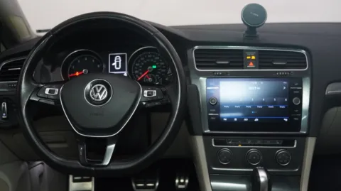 More photos of 2018 Volkswagen Golf Alltrack S at Auto City, CA