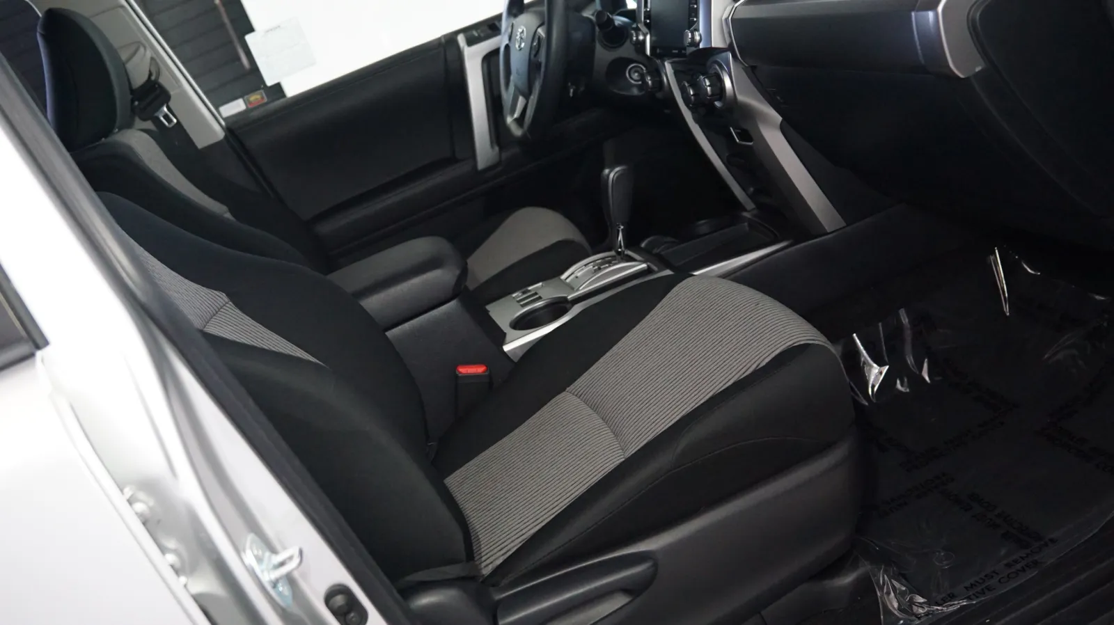 More photos of 2020 Toyota 4Runner SR5 at Auto City, CA