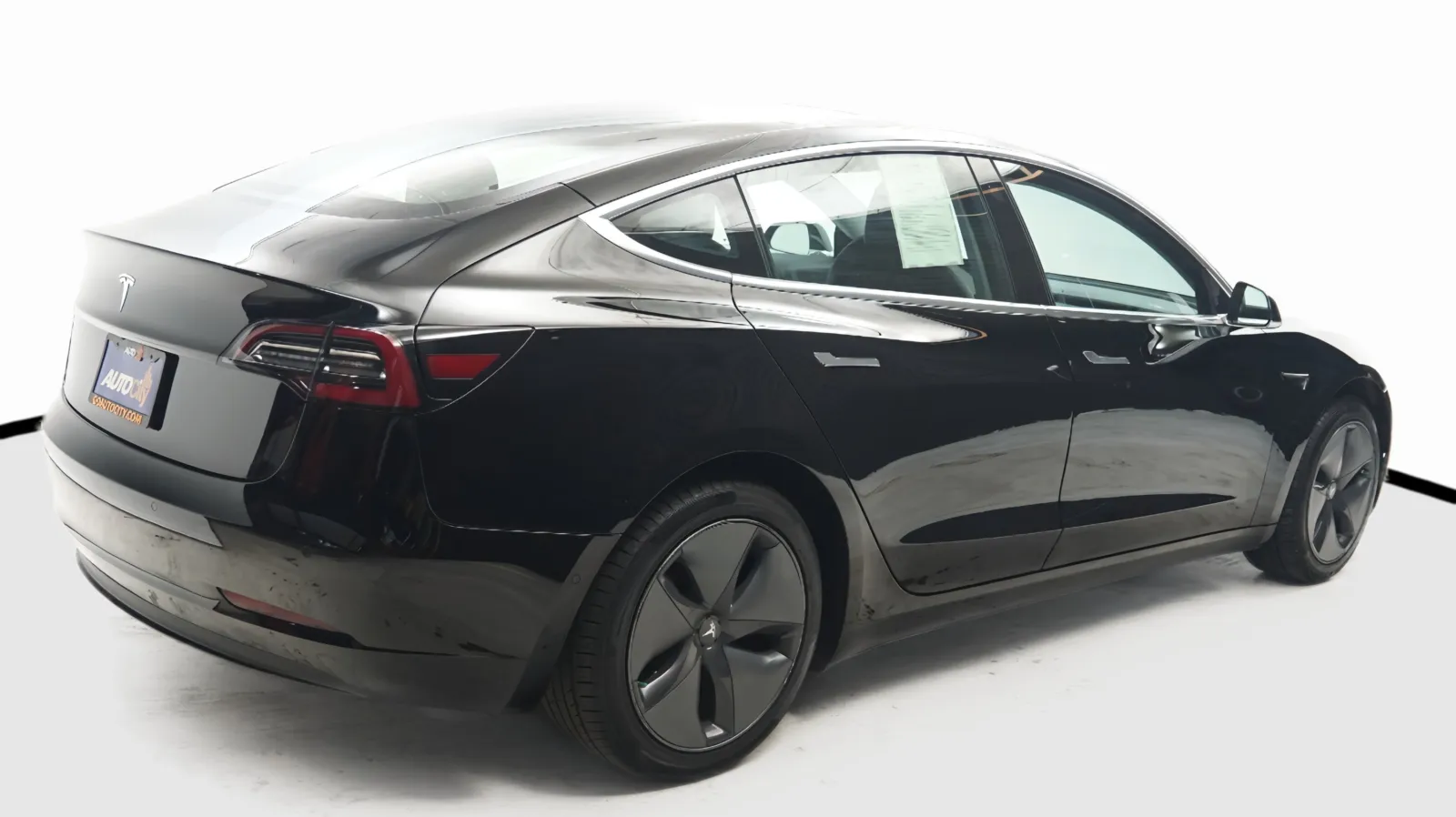 More photos of 2019 Tesla Model 3 Standard Range at Auto City, CA
