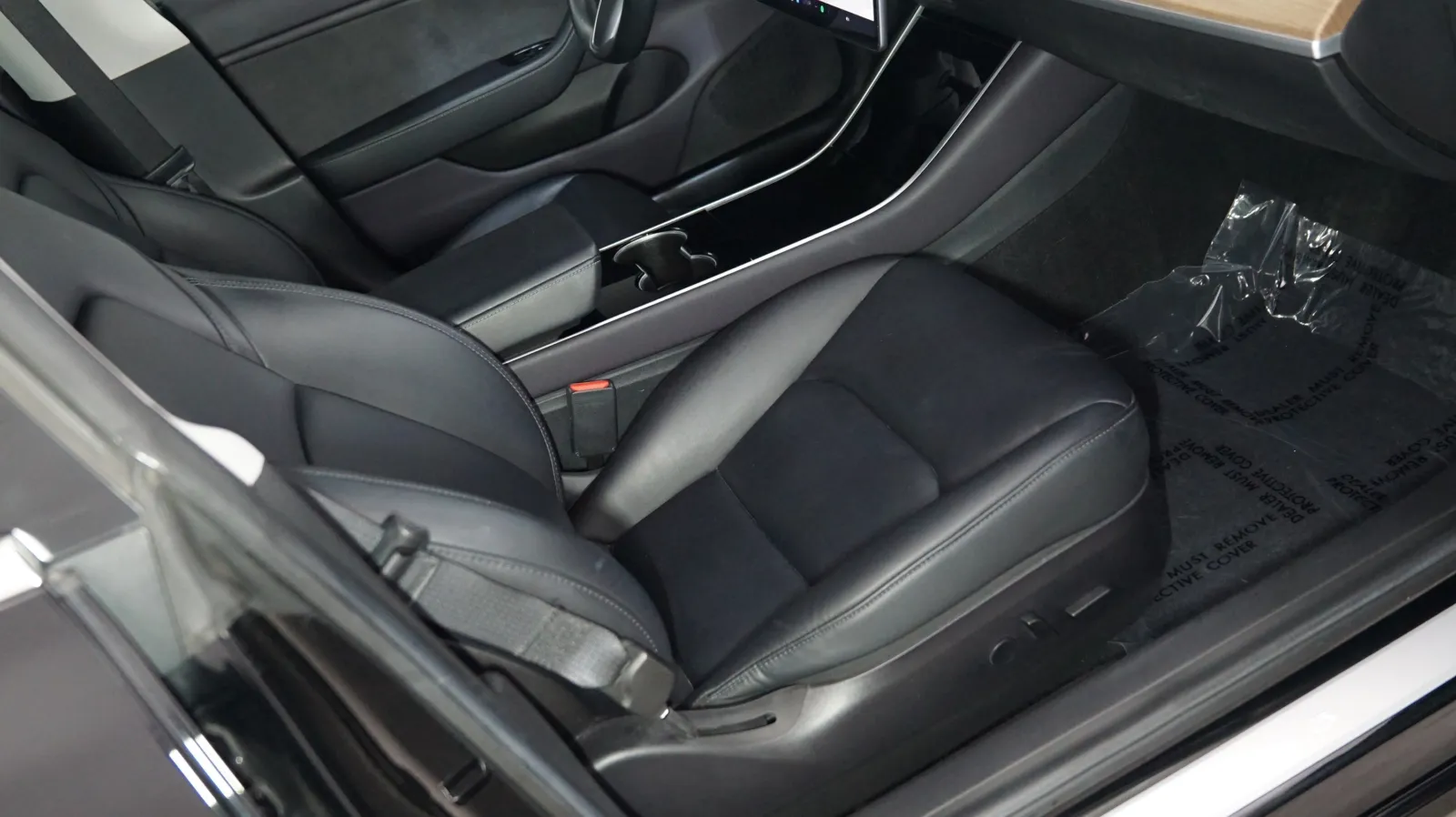 More photos of 2019 Tesla Model 3 Standard Range at Auto City, CA