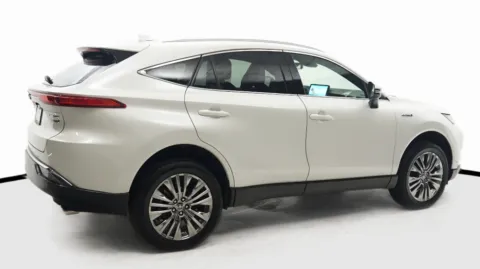 More photos of 2021 Toyota Venza Limited at Auto City, CA