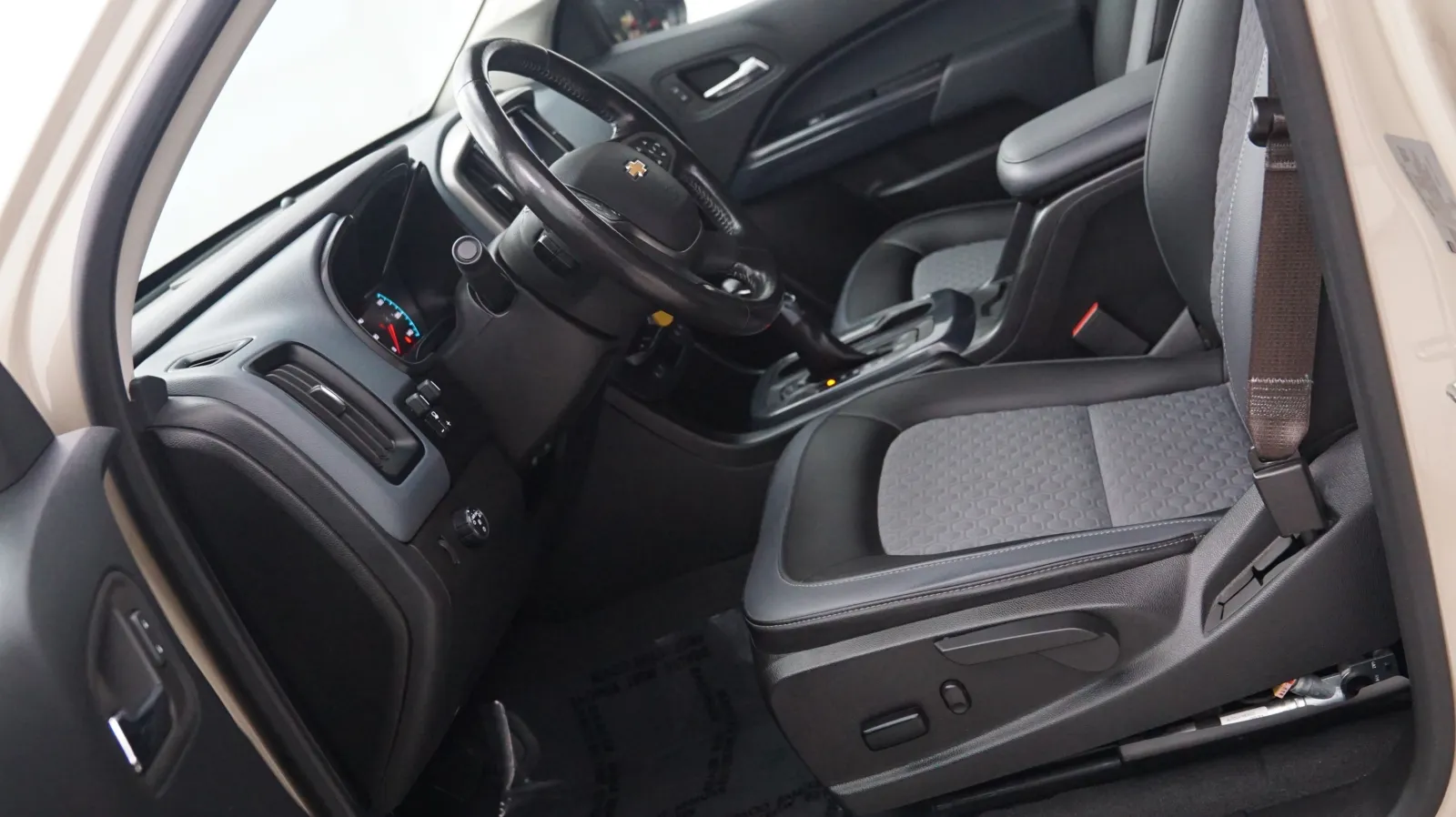 2022 Chevrolet Colorado Z71 - Photo 7