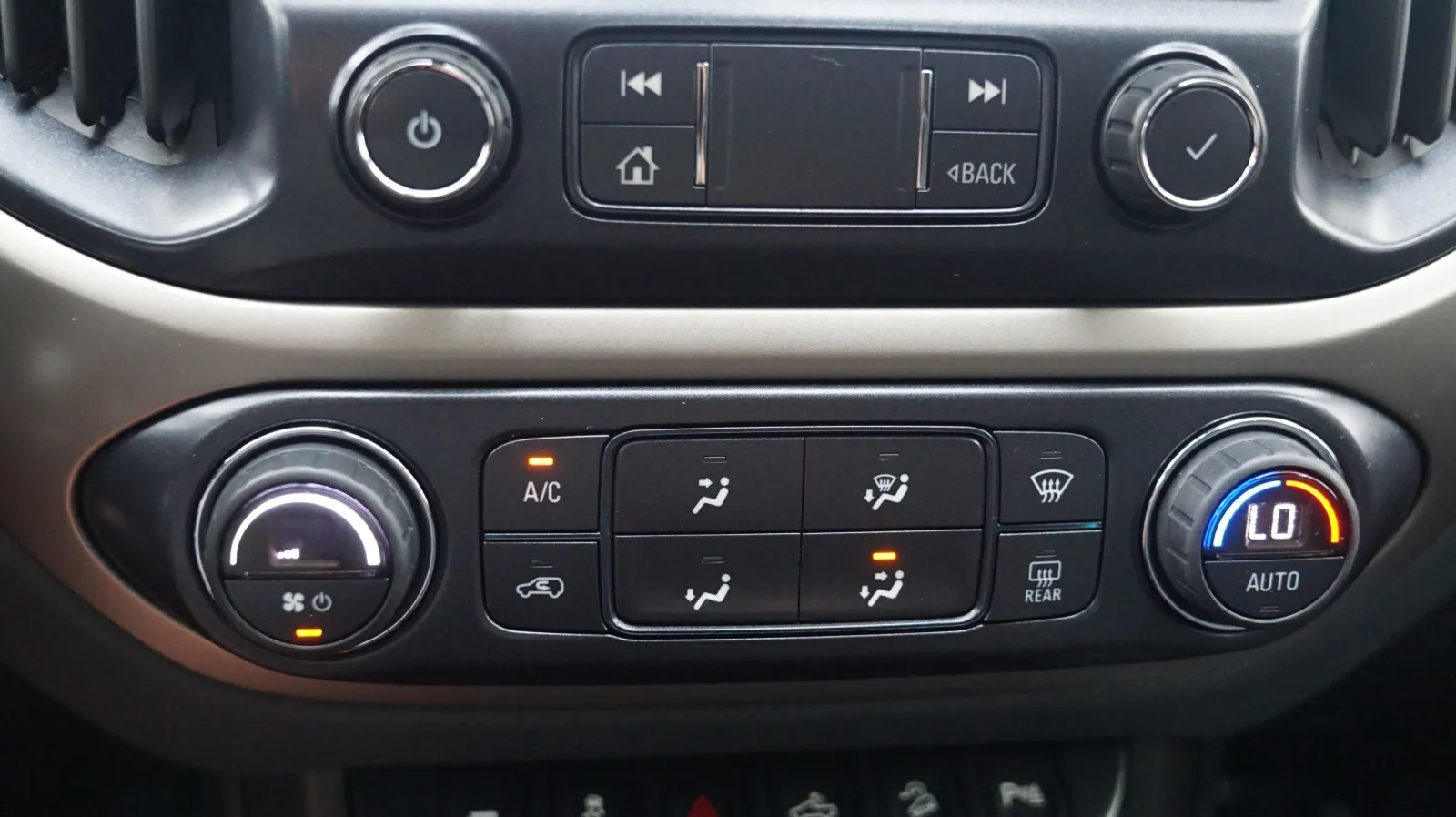 2022 Chevrolet Colorado Z71 - Photo 22