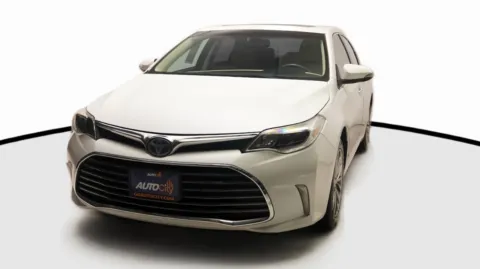 White 2017 Toyota Avalon Hybrid Limited for sale in El Cajon, CA