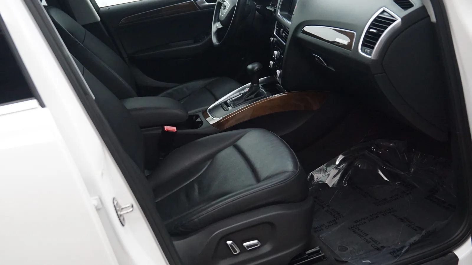 More photos of 2015 Audi Q5 Premium at Auto City, CA