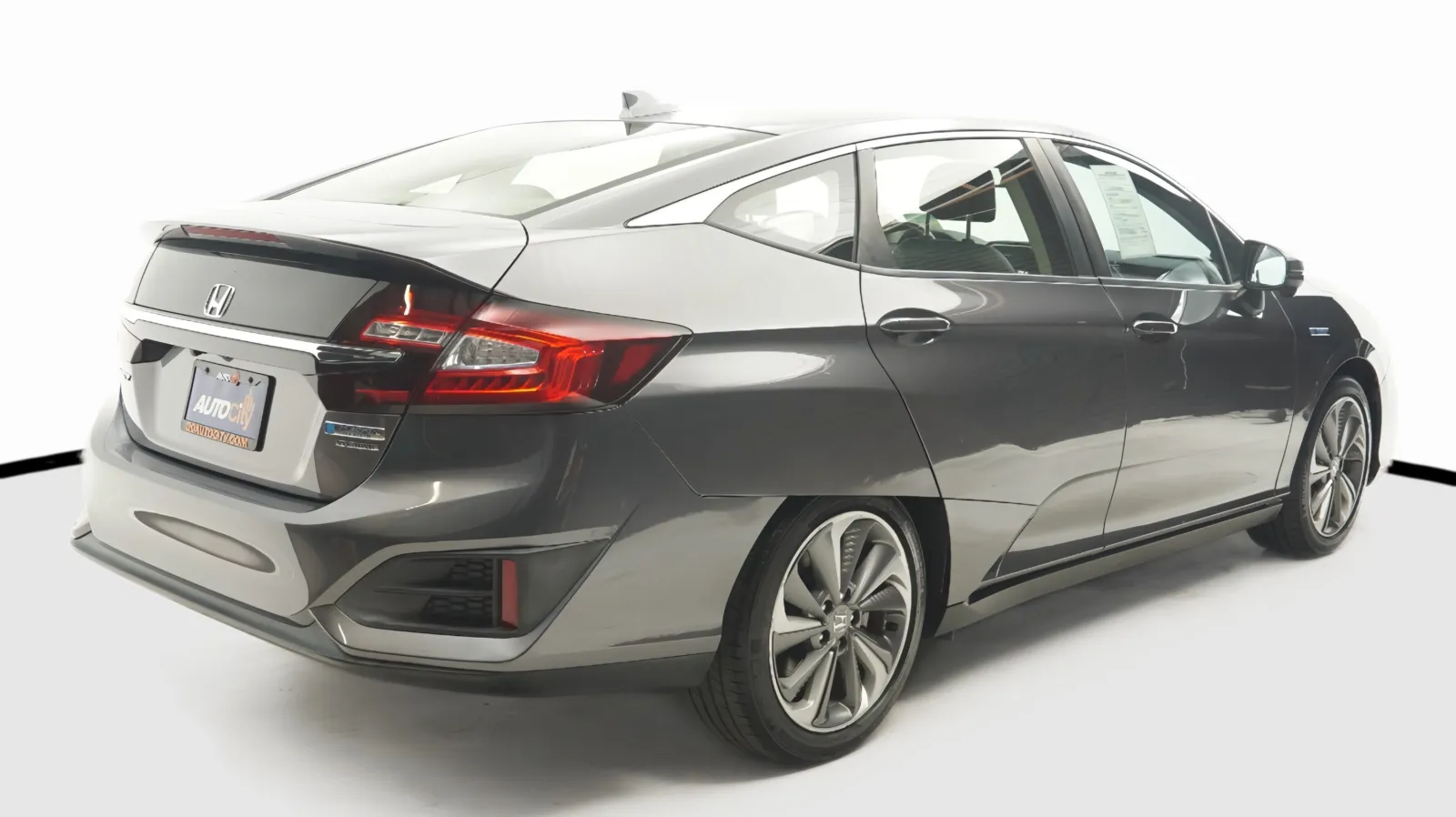 More photos of 2018 Honda CLARITY PLUG-IN HYBRID Touring at Auto City, CA