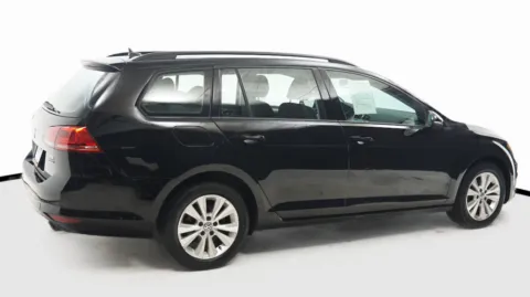 More photos of 2017 Volkswagen Golf SportWagen S at Auto City, CA