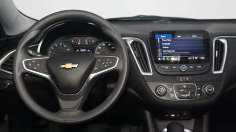 More photos of 2022 Chevrolet Malibu LS at Auto City, CA