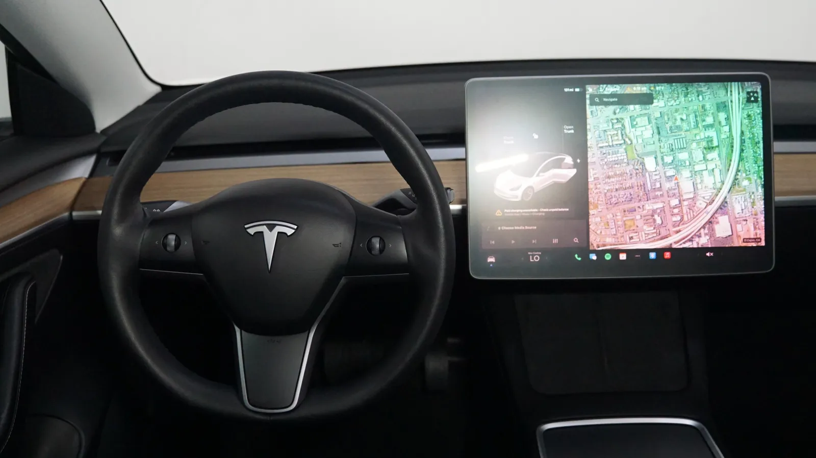 More photos of 2021 Tesla Model 3 Standard Range Plus at Auto City, CA