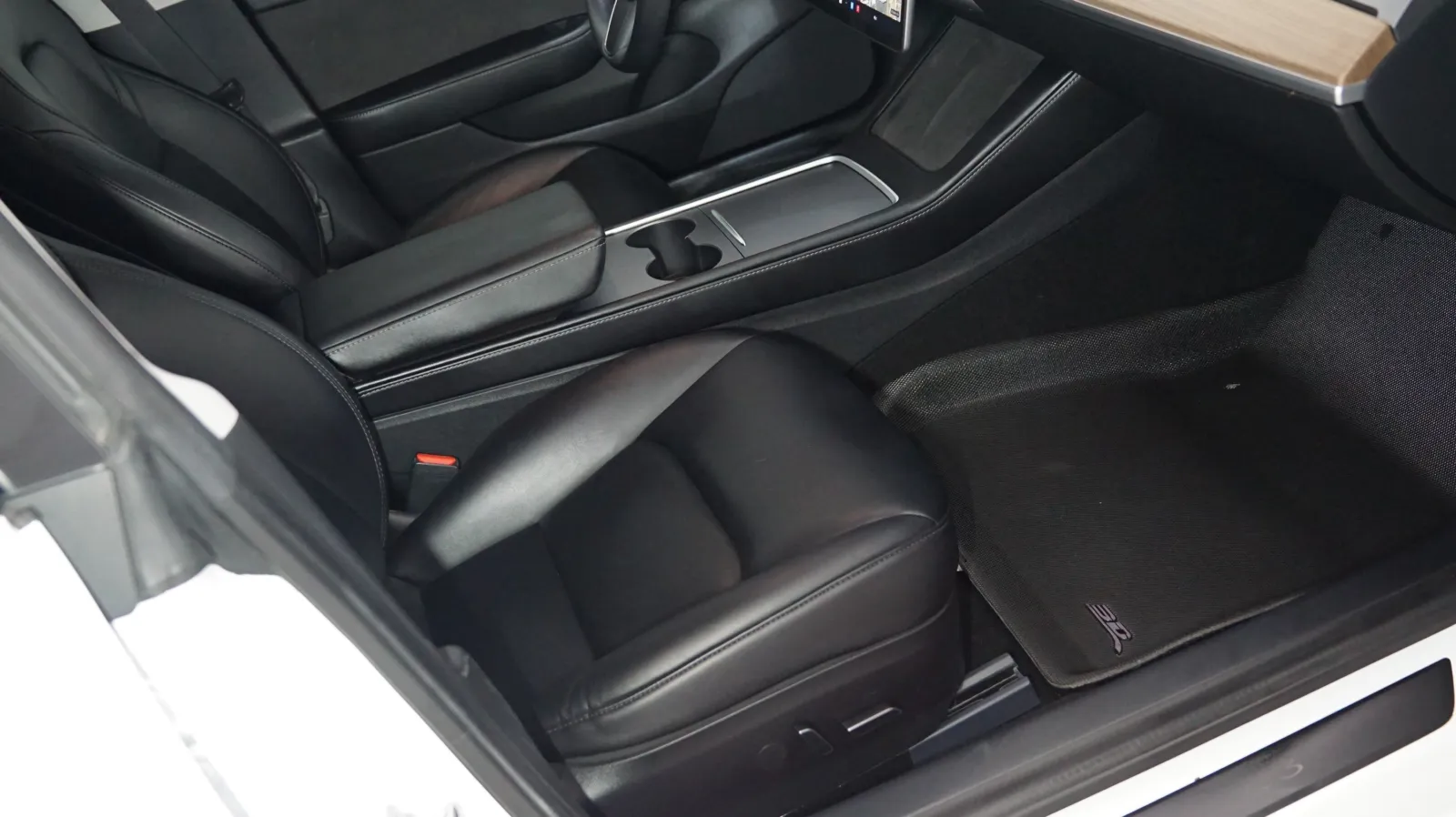More photos of 2021 Tesla Model 3 Standard Range Plus at Auto City, CA