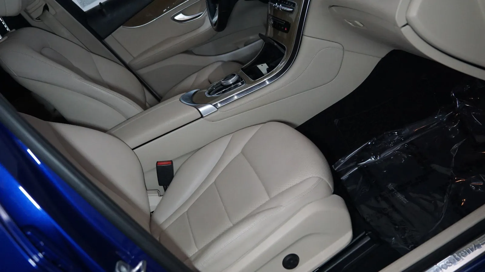 More photos of 2018 Mercedes-Benz GLC 300 at Auto City, CA