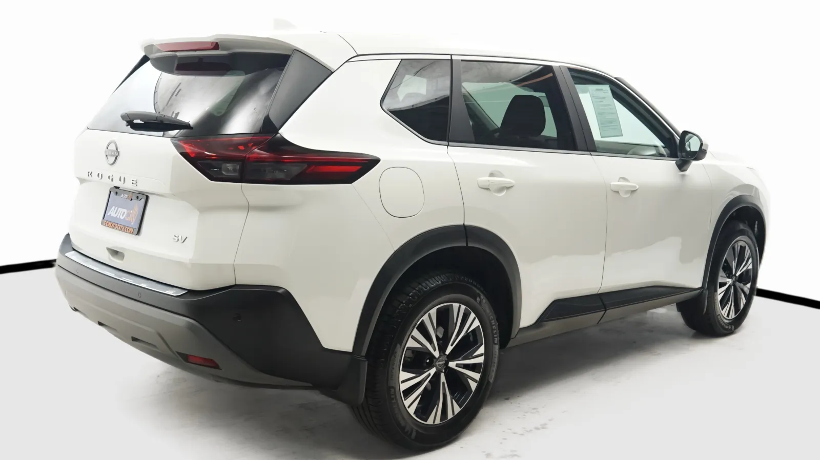 More photos of 2023 Nissan Rogue SV at Auto City, CA