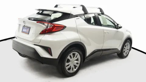 More photos of 2021 Toyota C-HR LE at Auto City, CA