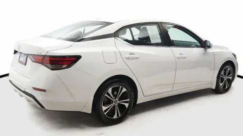 More photos of 2022 Nissan Sentra SV at Auto City, CA