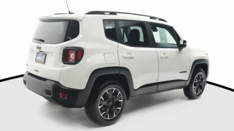 More photos of 2023 Jeep Renegade Upland at Auto City, CA