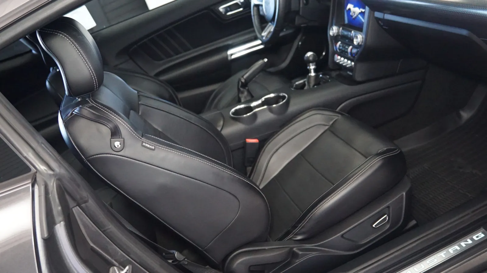 More photos of 2016 Ford Mustang GT Premium at Auto City, CA