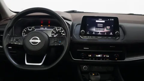 More photos of 2023 Nissan Rogue SV at Auto City, CA