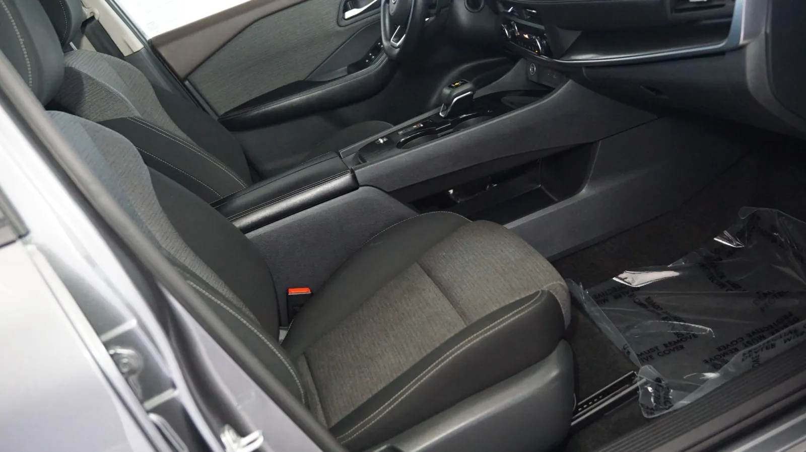 More photos of 2023 Nissan Rogue SV at Auto City, CA