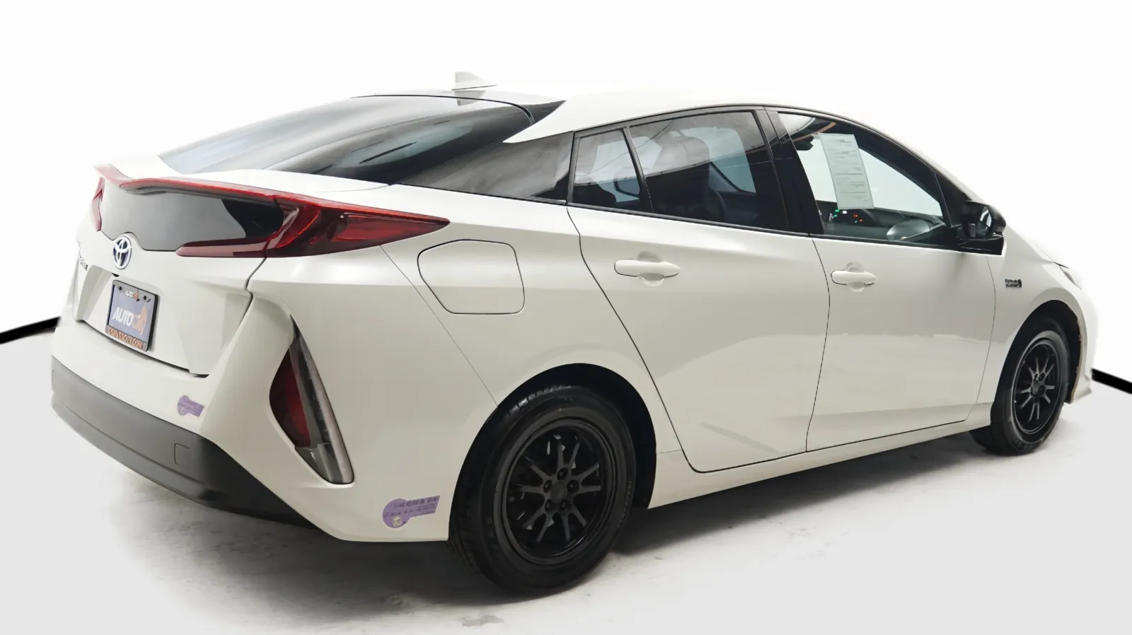 More photos of 2018 Toyota Prius Prime Advanced at Auto City, CA