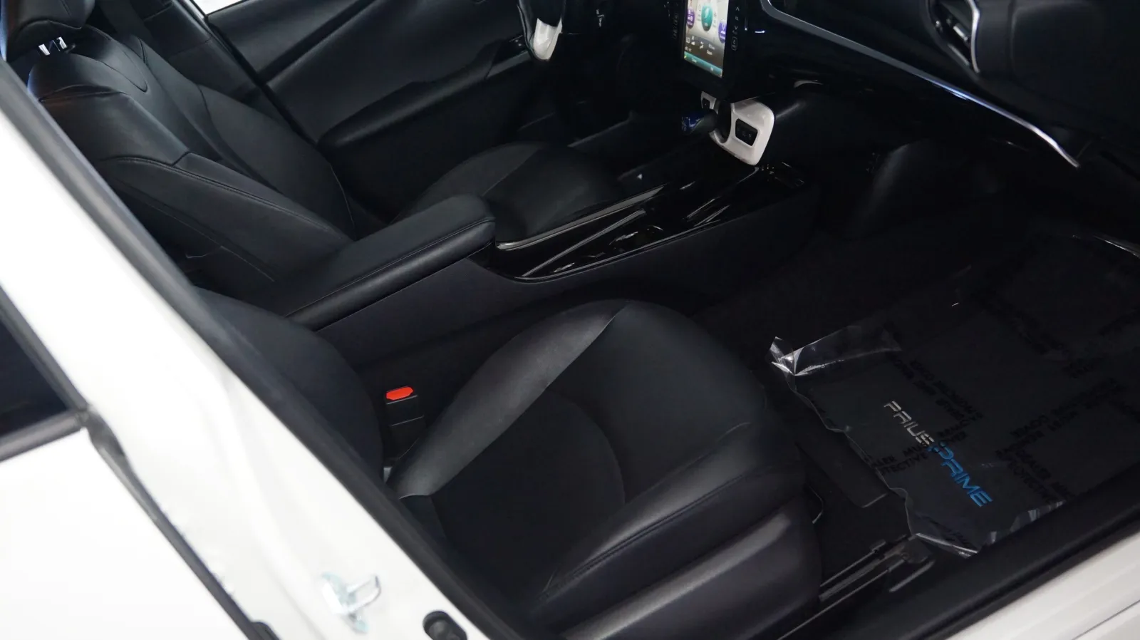 More photos of 2018 Toyota Prius Prime Advanced at Auto City, CA