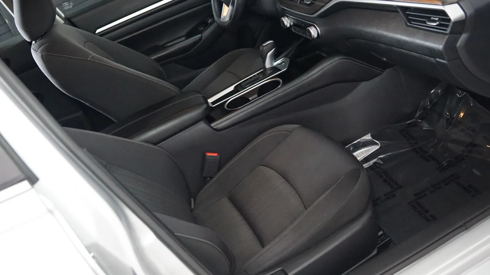 More photos of 2023 Nissan Altima 2.5 SV at Auto City, CA