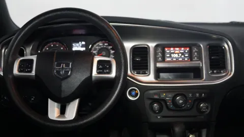 More photos of 2011 Dodge Charger SE at Auto City, CA