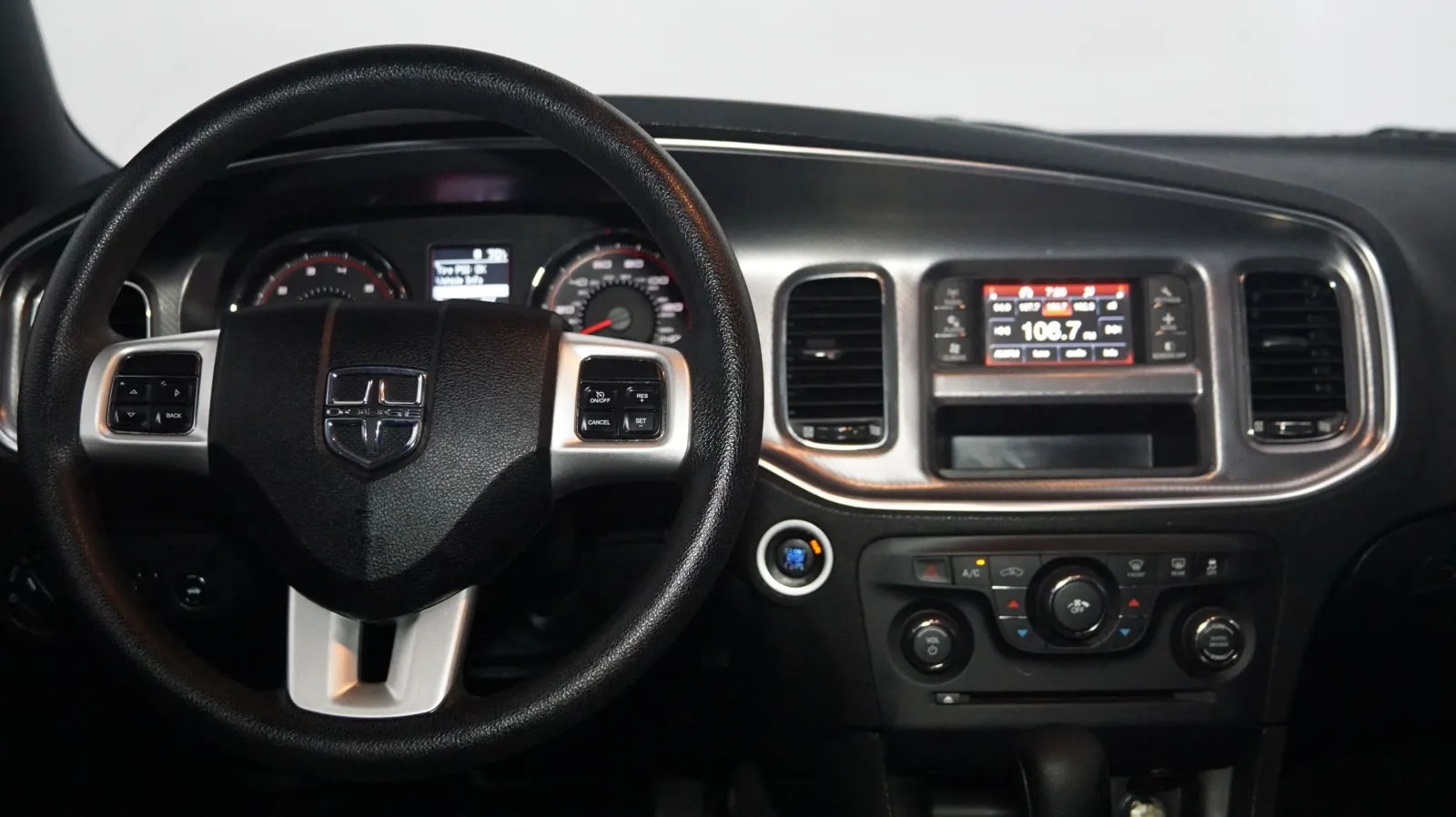 More photos of 2011 Dodge Charger SE at Auto City, CA
