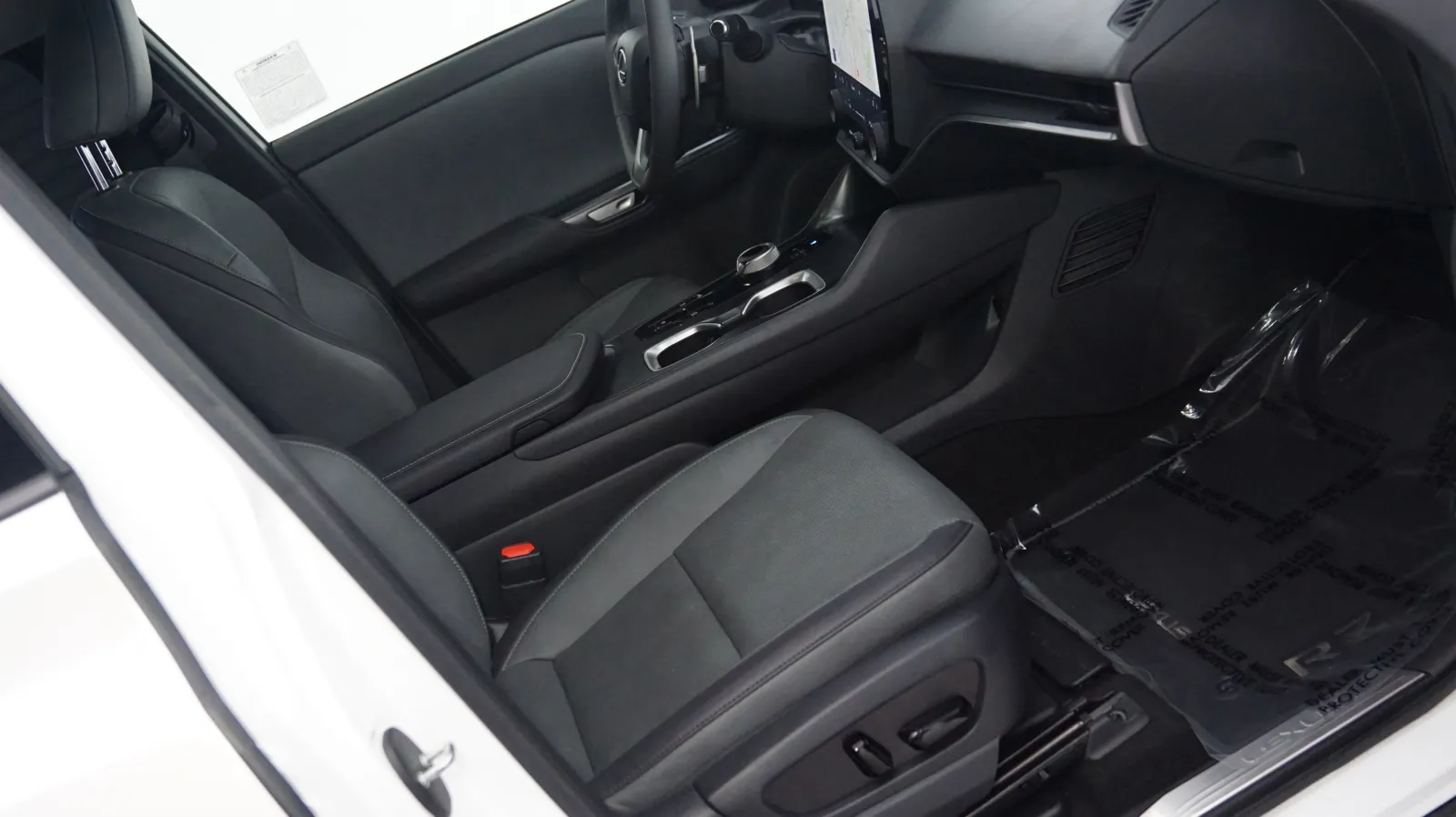 More photos of 2024 Lexus RZ 300e Luxury at Auto City, CA