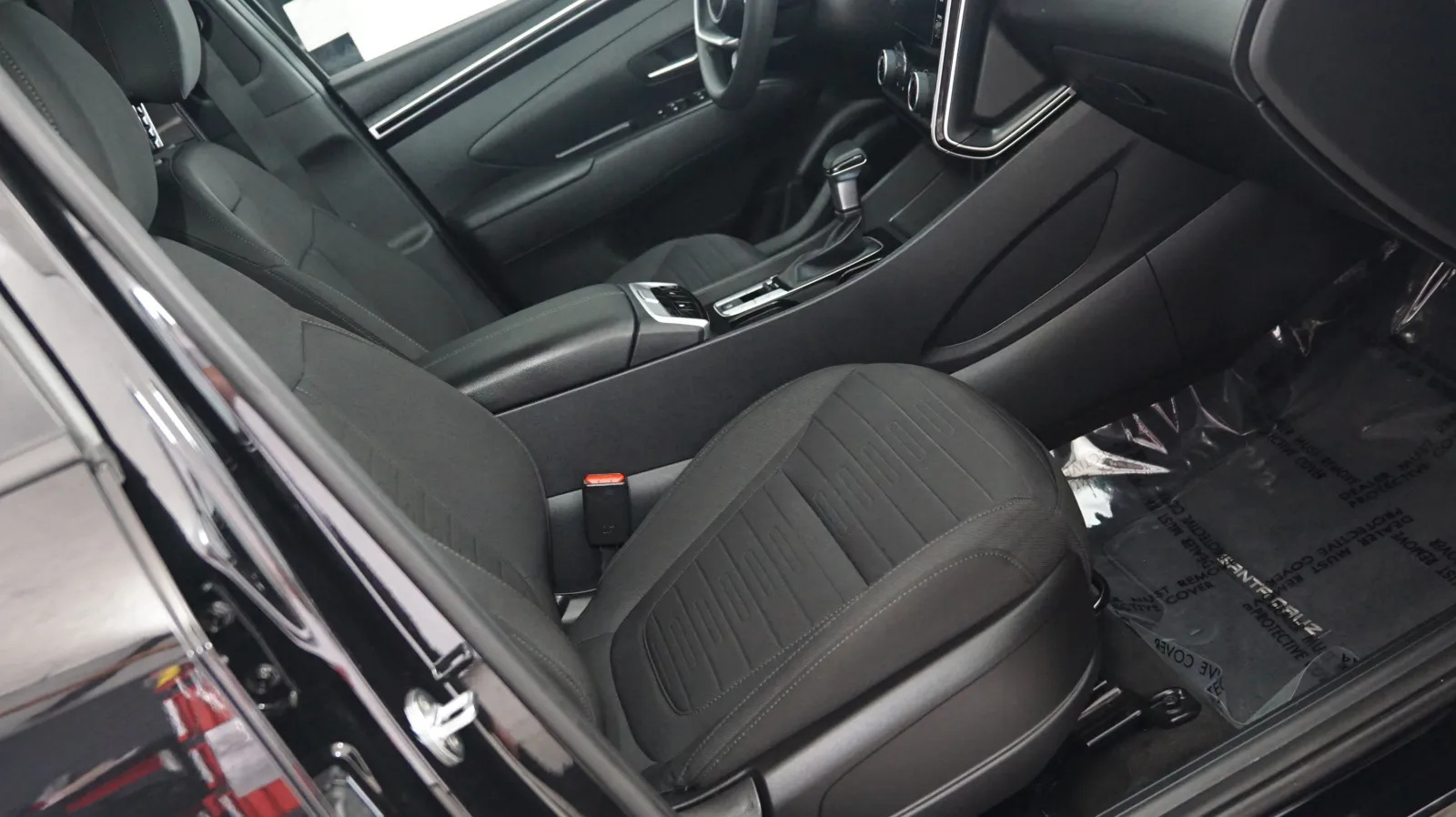 More photos of 2023 Hyundai Santa Cruz SEL at Auto City, CA