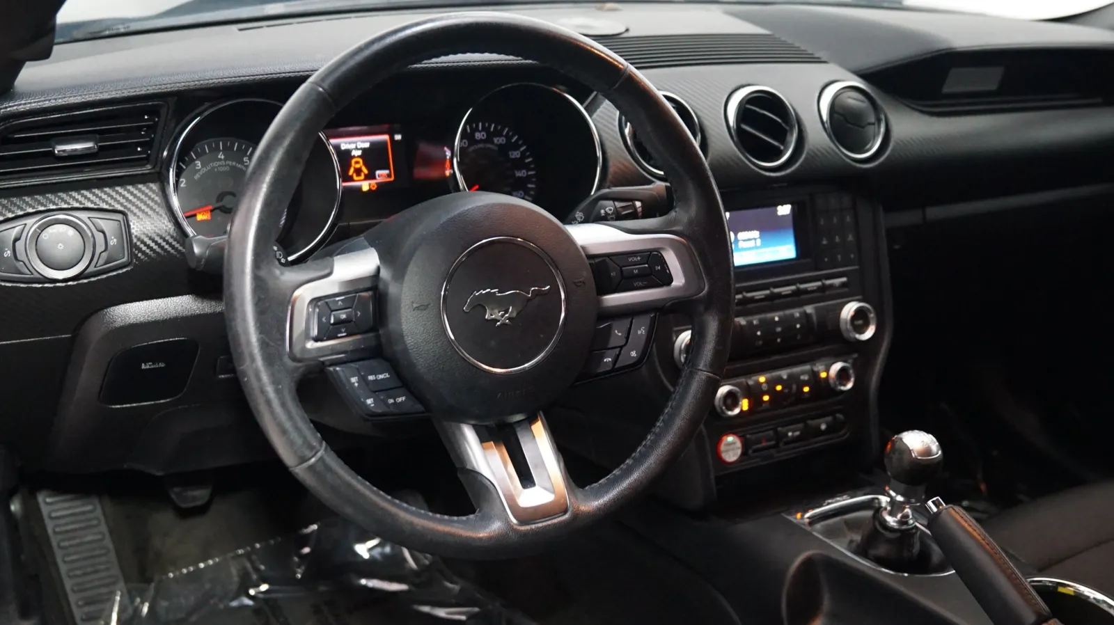 More photos of 2017 Ford Mustang V6 at Auto City, CA
